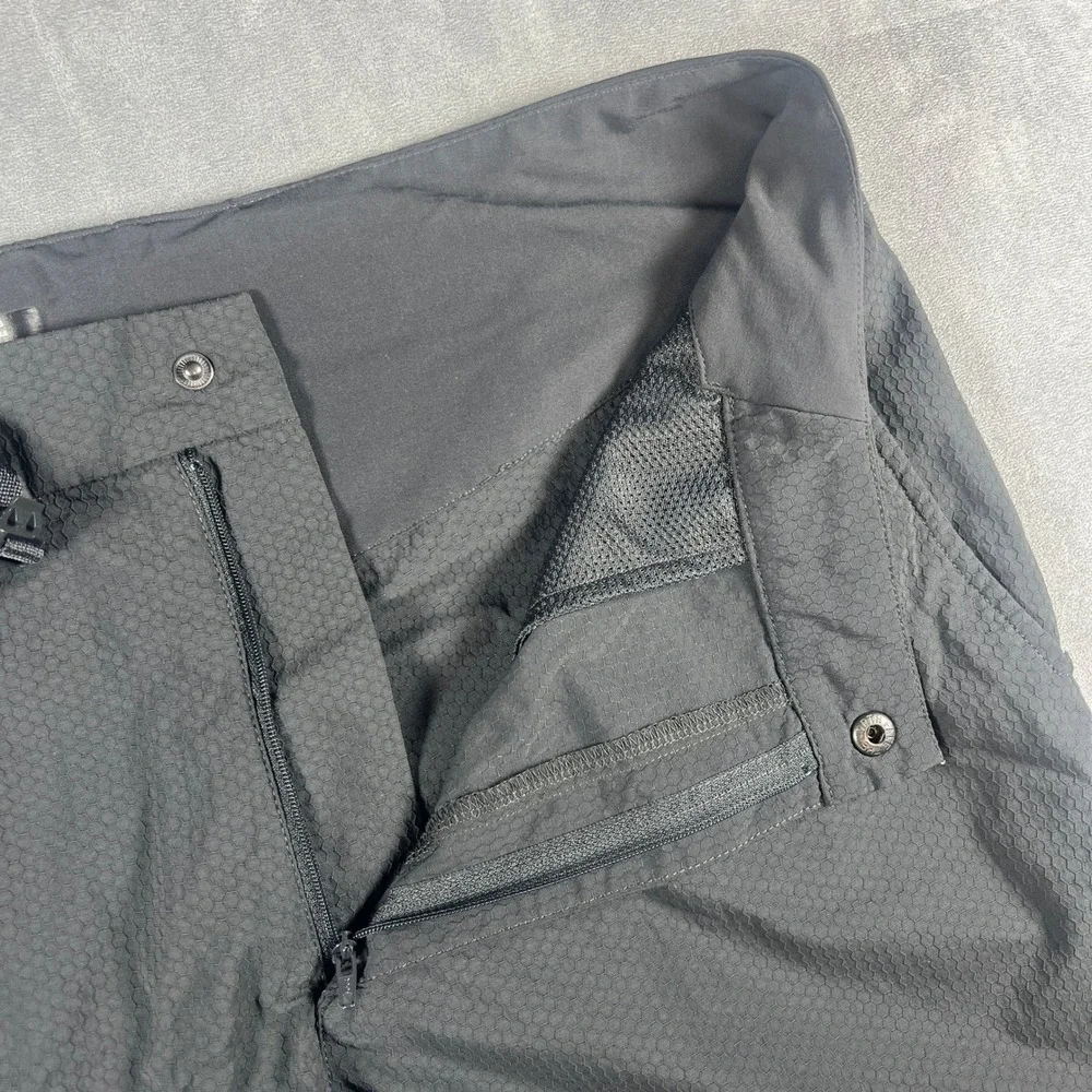 The North Face Mens Black Honeycomb Hiking Shorts Belted Size 38